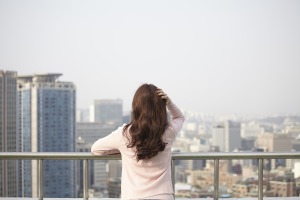 ガミースマイル整形のリスクと失敗例