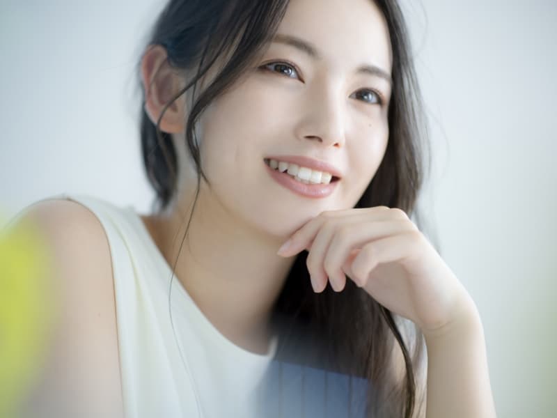 ラミネートベニアとセラミック治療の違いとは？後悔しない選び方を徹底解説